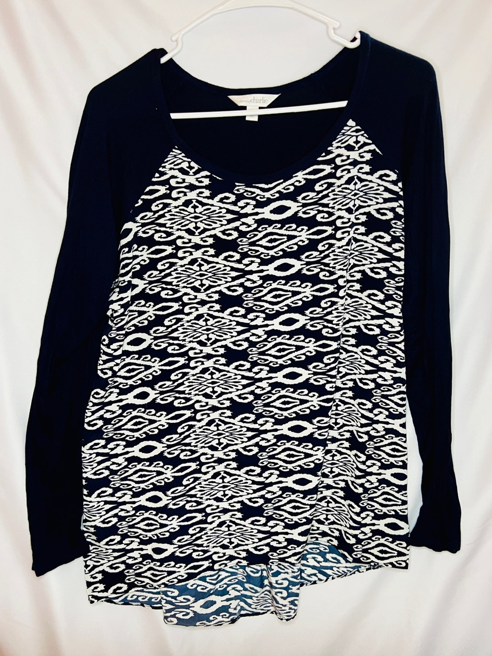 Charming Charlie Long Sleeve Raglan Top Large L Black White Geometric Pattern